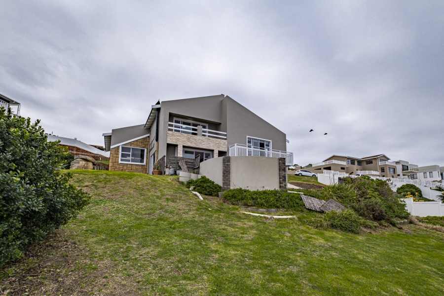 4 Bedroom Property for Sale in Seaview Eastern Cape